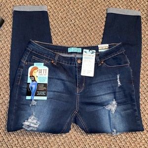 NWT Fashion Nova Butt Lifting Jeans